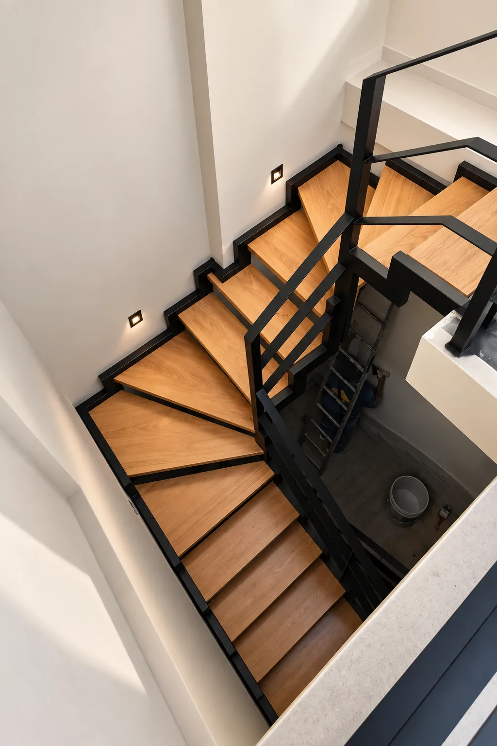 Proyecto personalizado en madera y estructura metálica
